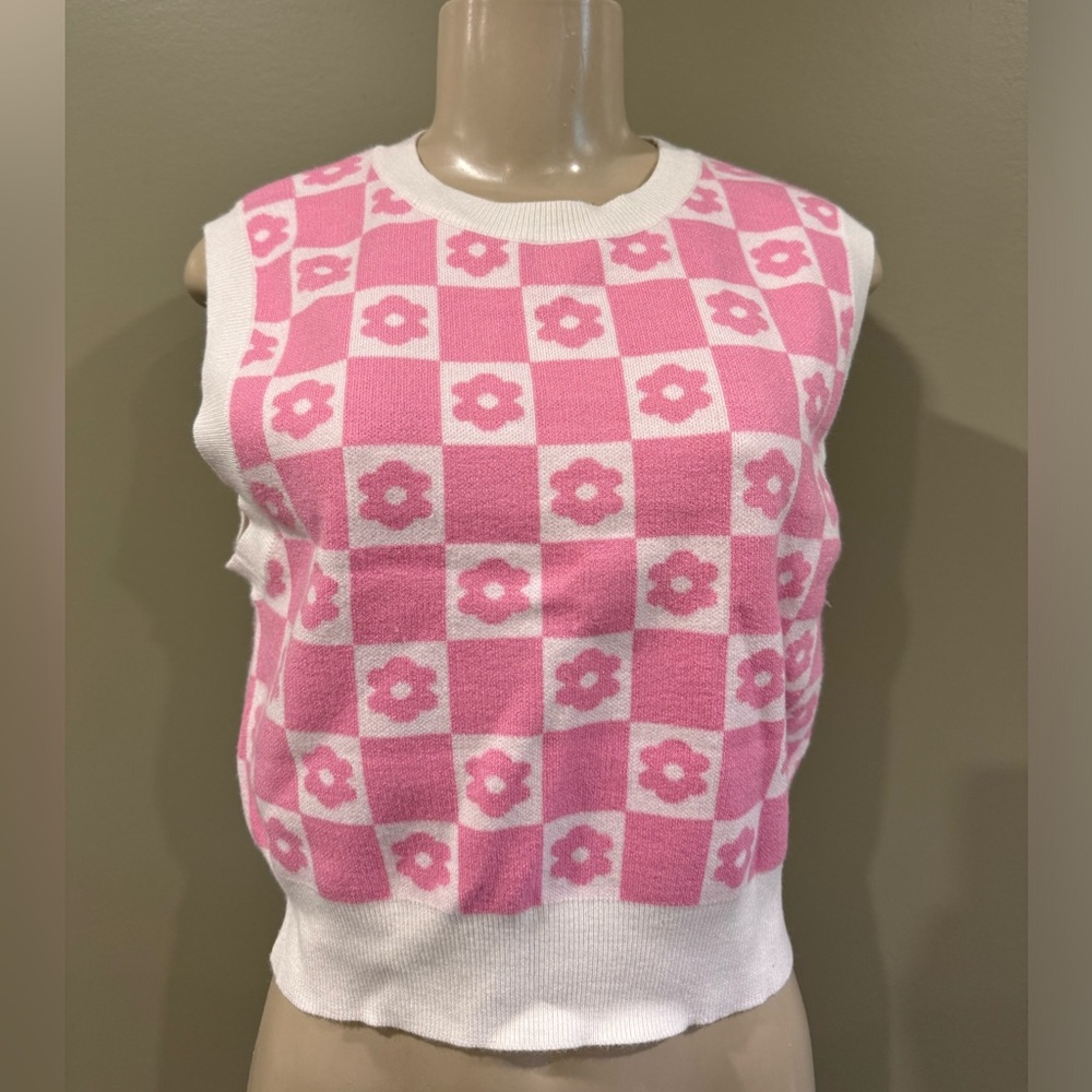Pink and white daisy vest